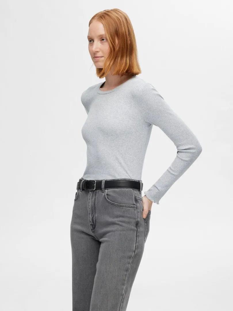 ribbet_top_med_lange_rmer_0.webp T-shirts>SELECTED RIBBET TOP MED LANGE ÆRMER Grey