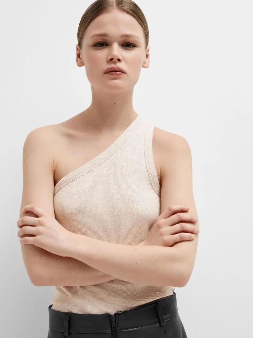 rmels_oneshouldertop_2.webp Toppe Og Bluser>SELECTED ÆRMELØS ONE-SHOULDER-TOP Beige