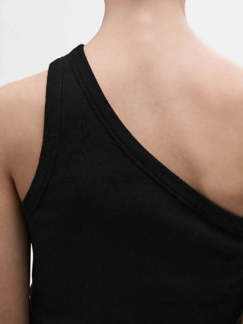 rmels_oneshouldertop_3-1.webp Toppe Og Bluser>SELECTED ÆRMELØS ONE-SHOULDER-TOP Black
