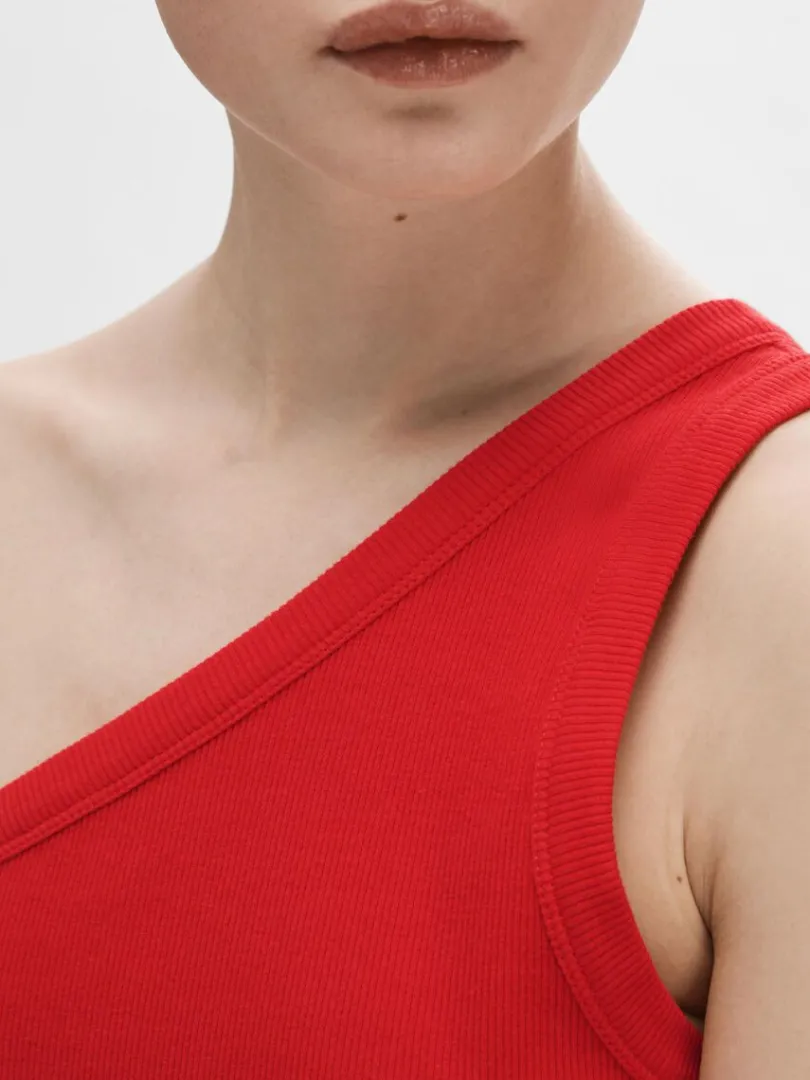 rmels_oneshouldertop_3-2.webp Toppe Og Bluser>SELECTED ÆRMELØS ONE-SHOULDER-TOP Red