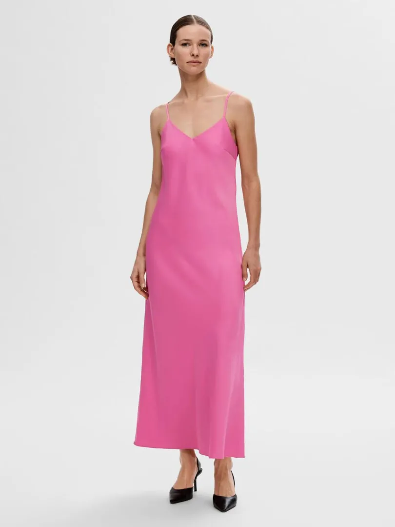 rmels_satin_maxikjole_0.webp Kjoler>SELECTED ÆRMELØS SATIN MAXIKJOLE Pink