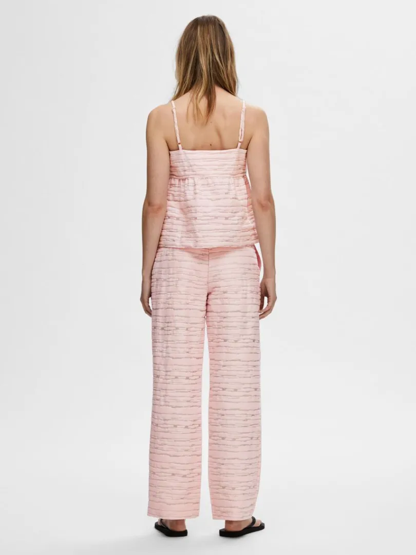 rmels_top_1.webp Toppe Og Bluser>SELECTED ÆRMELØS TOP Pink