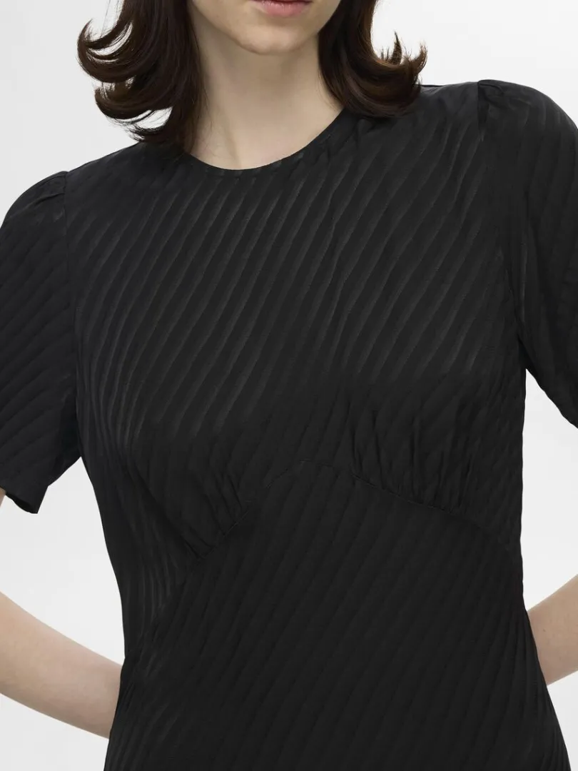 satin_maxikjole_3-1.webp Kjoler>SELECTED SATIN MAXIKJOLE Black