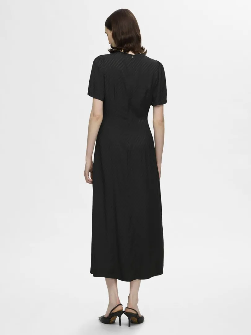 satin_maxikjole_4-1.webp Kjoler>SELECTED SATIN MAXIKJOLE Black