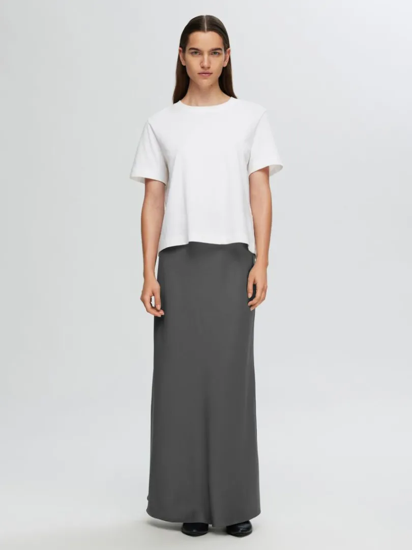 satin_maxinederdel_2.webp Nederdele>SELECTED SATIN MAXINEDERDEL Grey