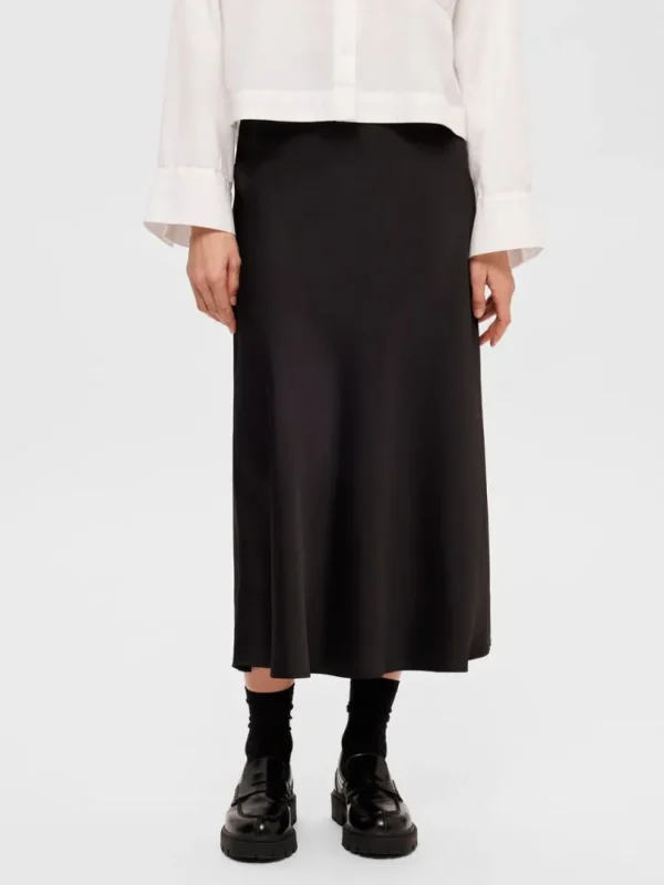 Nederdele>SELECTED SATIN MIDINEDERDEL Black