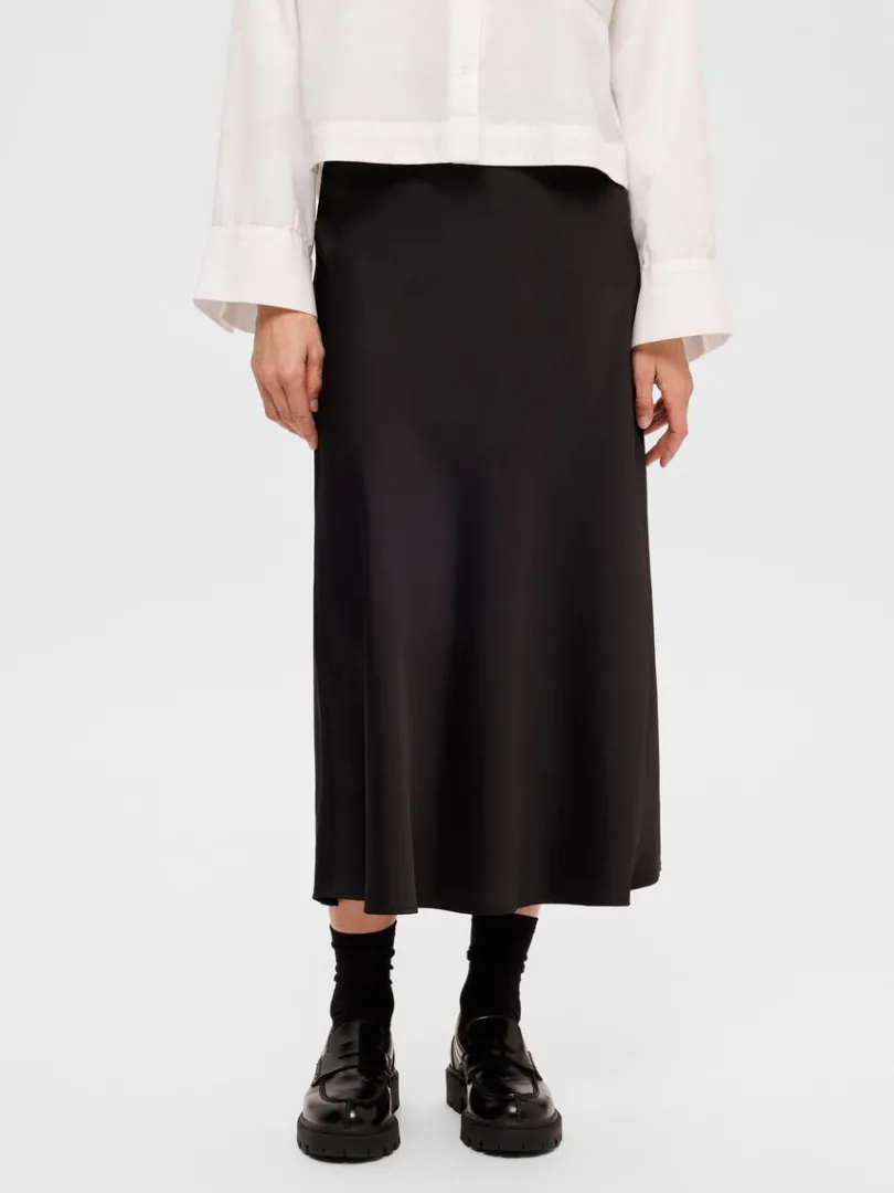 satin_midinederdel_3-2.webp Nederdele>SELECTED SATIN MIDINEDERDEL Black