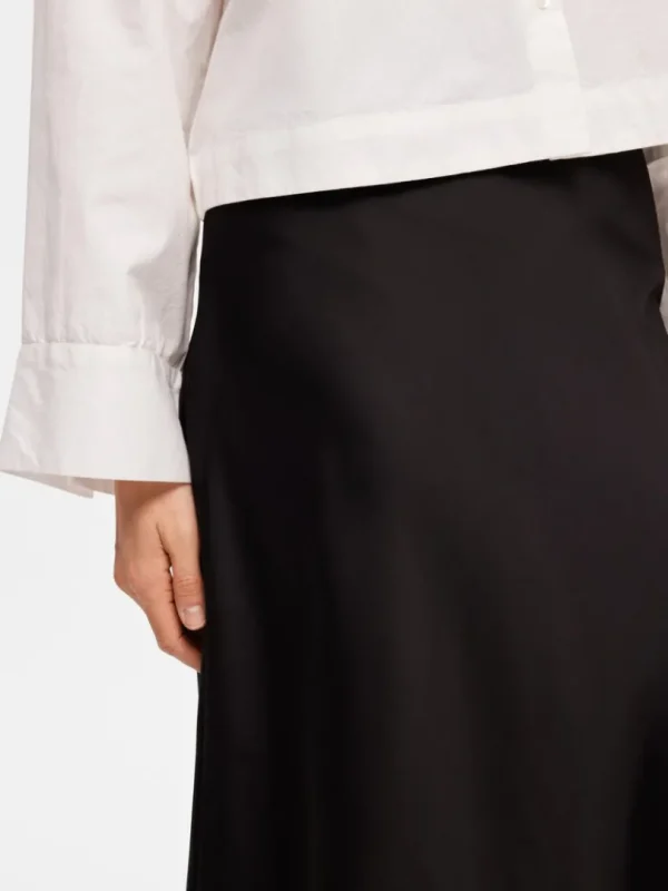 Nederdele>SELECTED SATIN MIDINEDERDEL Black