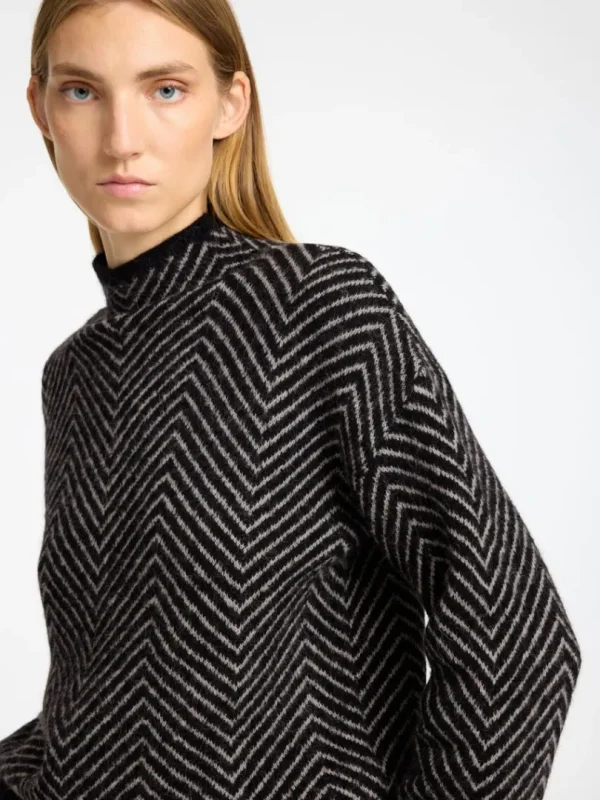 Strik>SELECTED SILDEBEN STRIKTRØJE Black