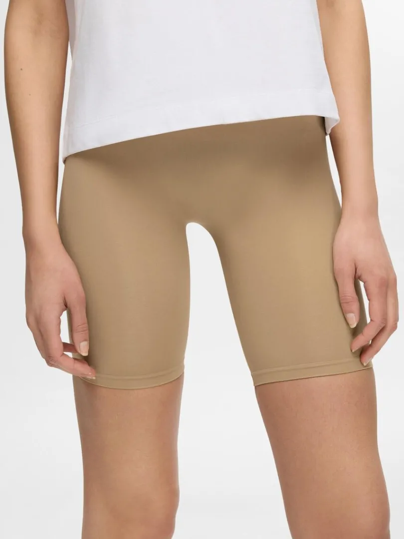 smls_shapewear_shorts_2-1.webp Shorts>SELECTED SØMLØS SHAPEWEAR SHORTS Beige