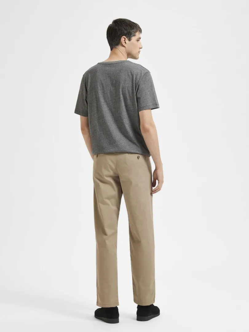 straight_flex_chinos_1-3.webp Bukser>SELECTED 196 STRAIGHT FLEX CHINOS Brown