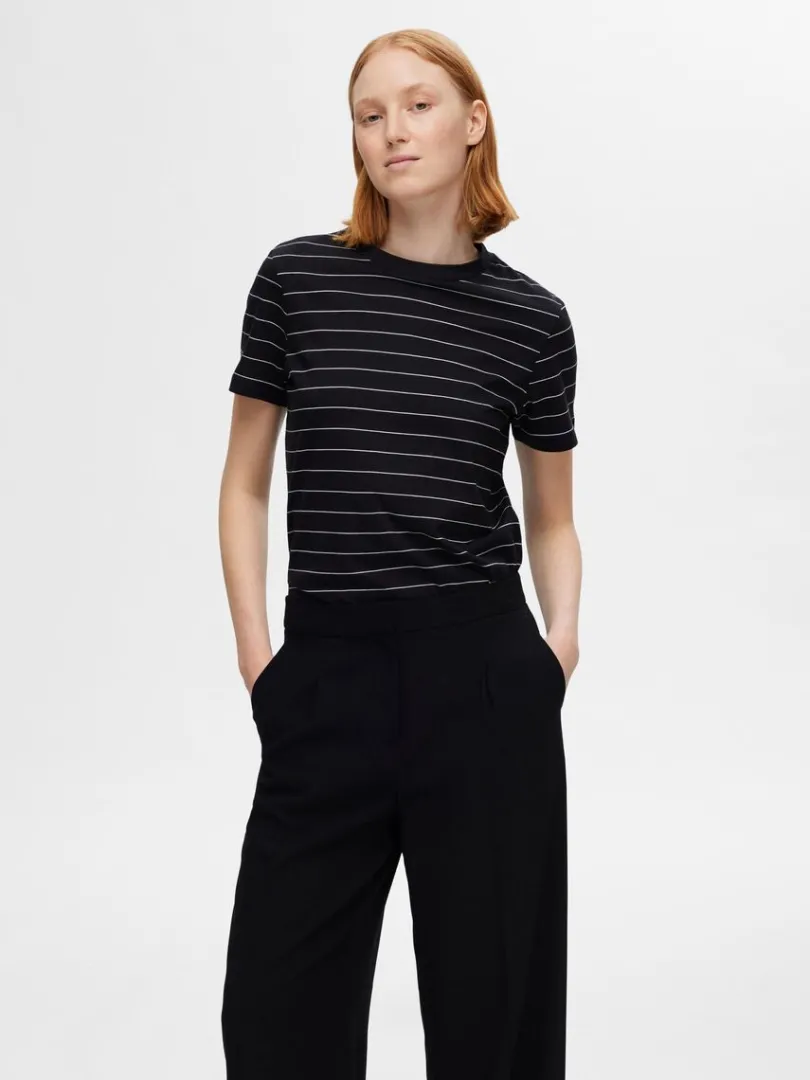 stribet_bomuld_tshirt_0-7.webp T-shirts>SELECTED STRIBET BOMULD T-SHIRT Black