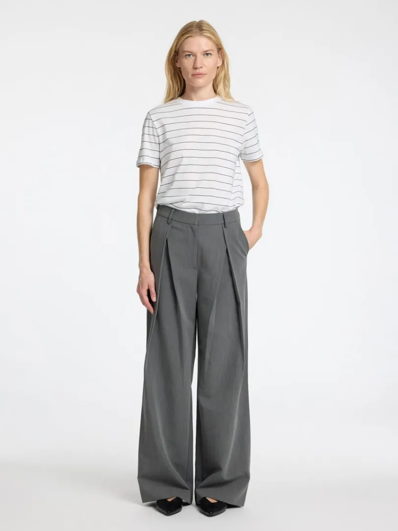 stribet_bomuld_tshirt_1-1.webp T-shirts>SELECTED STRIBET BOMULD T-SHIRT White