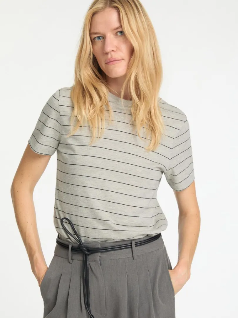 stribet_bomuld_tshirt_3-2.webp T-shirts>SELECTED STRIBET BOMULD T-SHIRT Grey