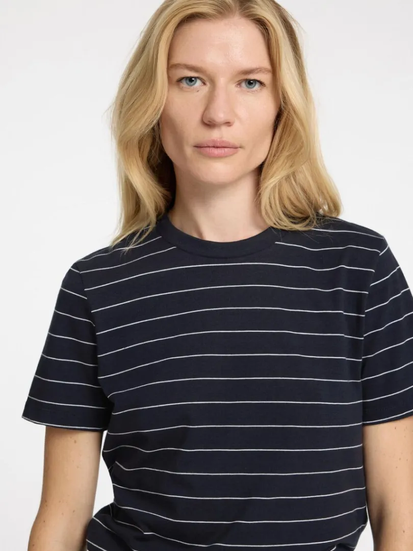 stribet_bomuld_tshirt_3.webp T-shirts>SELECTED STRIBET BOMULD T-SHIRT Blue