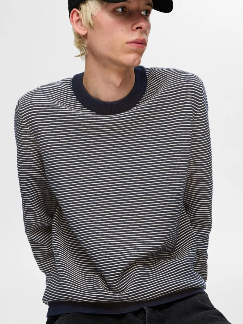 stribet_crewneck_striktrj_2-1.webp Strik>SELECTED STRIBET CREWNECK STRIKTRØJE Blue