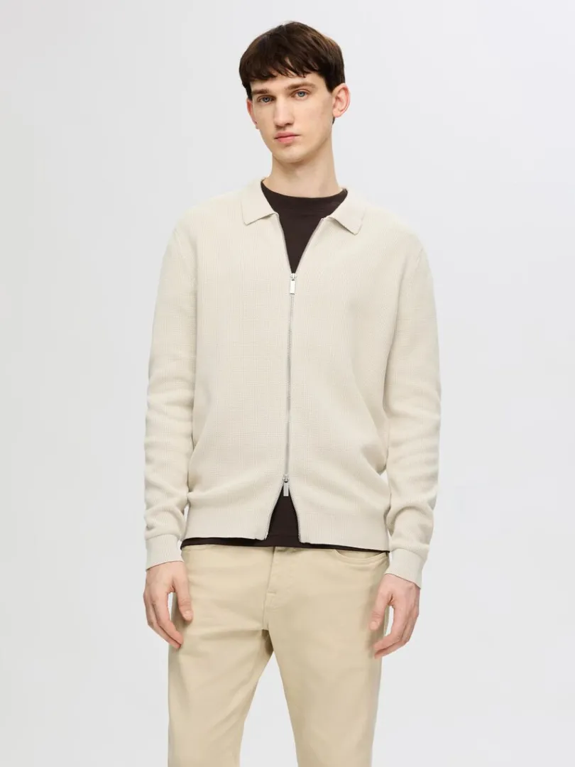 strikket_cardigan_med_lyn_0.webp Strik>SELECTED STRIKKET CARDIGAN MED LYNLÅS Beige
