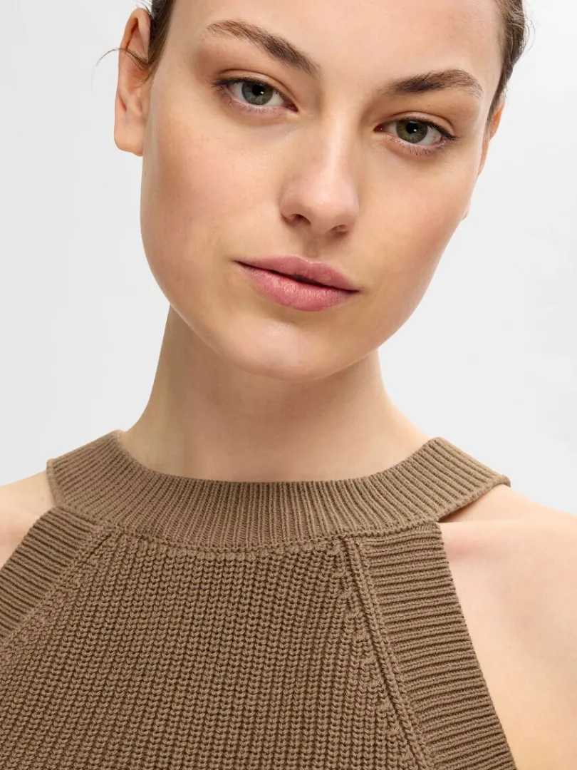 strikket_halterneck_top_3-2.webp Toppe Og Bluser | Strik>SELECTED STRIKKET HALTERNECK TOP Brown