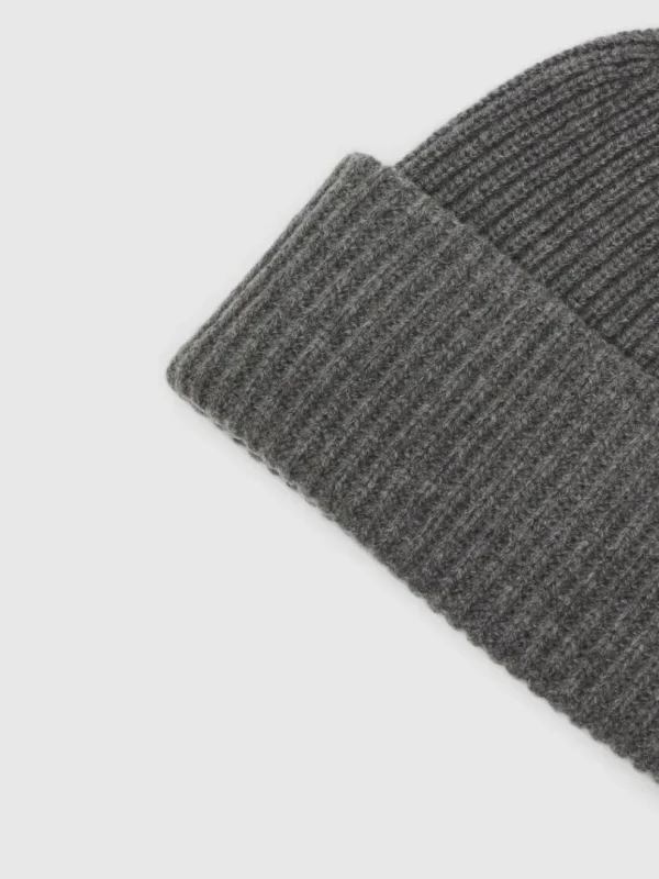 Accessories>SELECTED STRIKKET HUE Grey