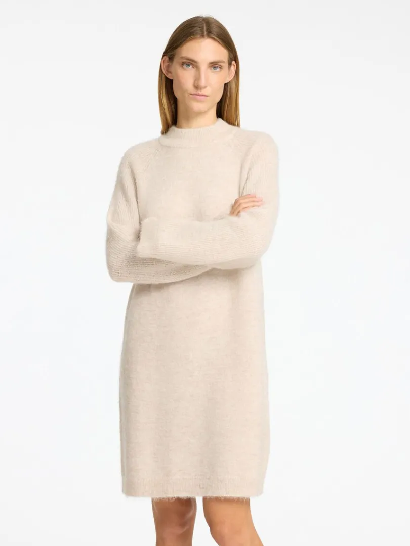 strikket_kort_kjole_0-2.webp Kjoler | Strik>SELECTED STRIKKET KORT KJOLE Beige