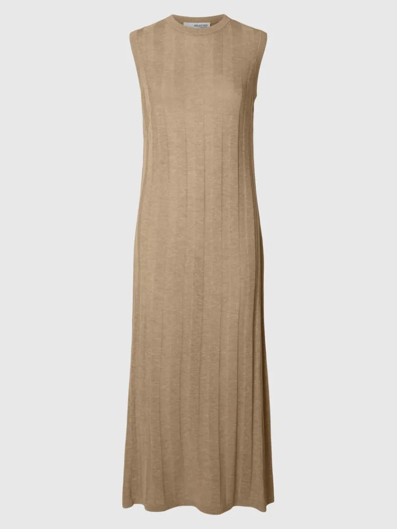 strikket_maxikjole_5-4.webp Kjoler | Strik>SELECTED STRIKKET MAXIKJOLE Beige