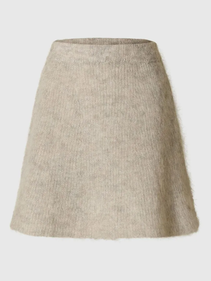 strikket_mininederdel_0-2.webp Nederdele>SELECTED STRIKKET MININEDERDEL Beige