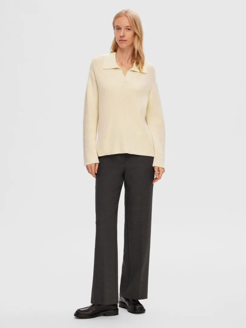 strikket_polo_pullover_1.webp Strik>SELECTED STRIKKET POLO PULLOVER Beige