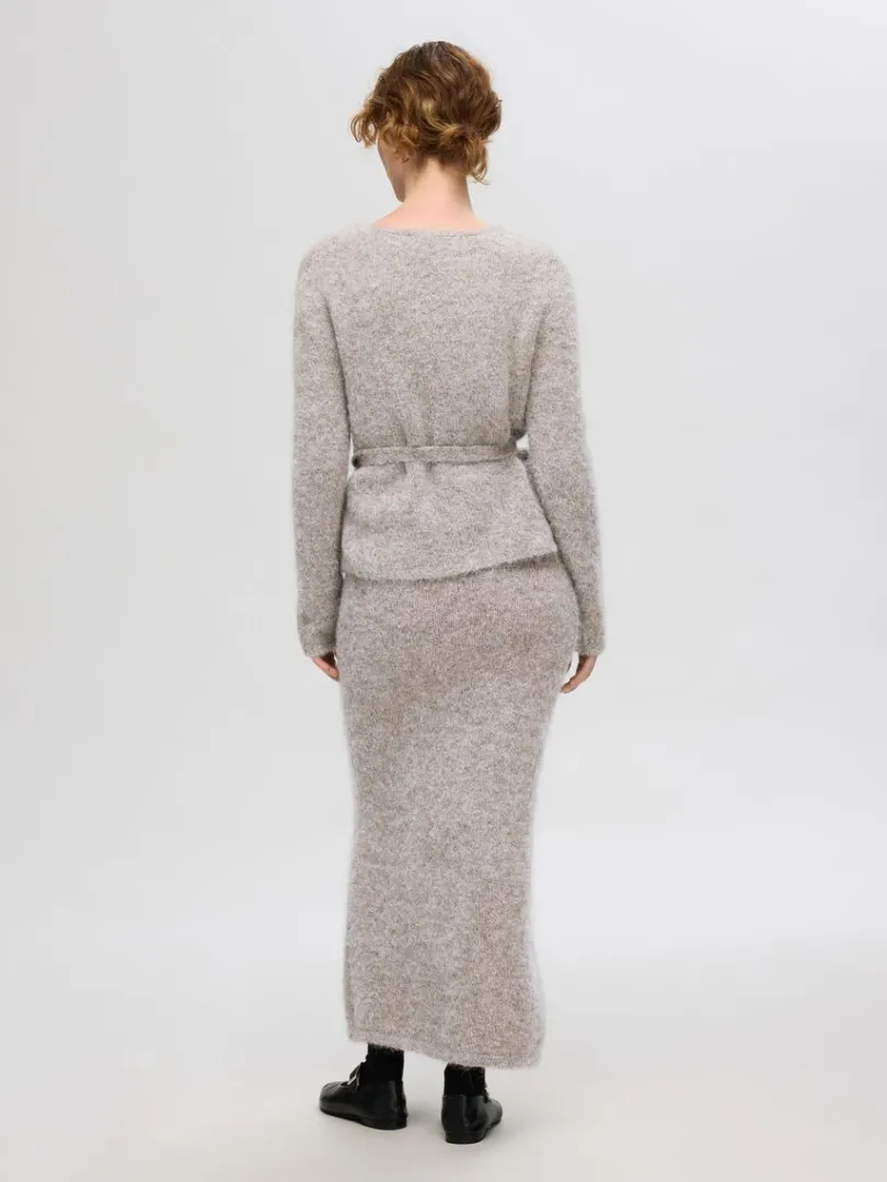 strikket_sl_omcardigan_2.webp Strik>SELECTED STRIKKET SLÅ OM-CARDIGAN Grey