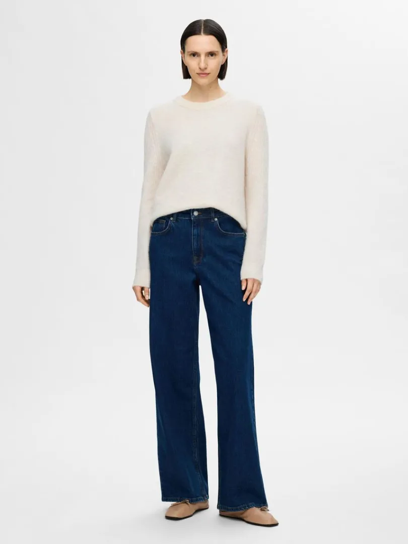 strikket_sweater_med_rund_1-1.webp Strik>SELECTED STRIKKET SWEATER MED RUND HALS Beige
