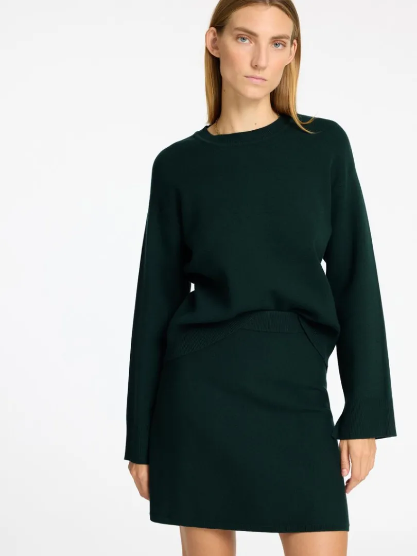 strikket_sweater_med_rund_2.webp Strik>SELECTED STRIKKET SWEATER MED RUND HALS Green