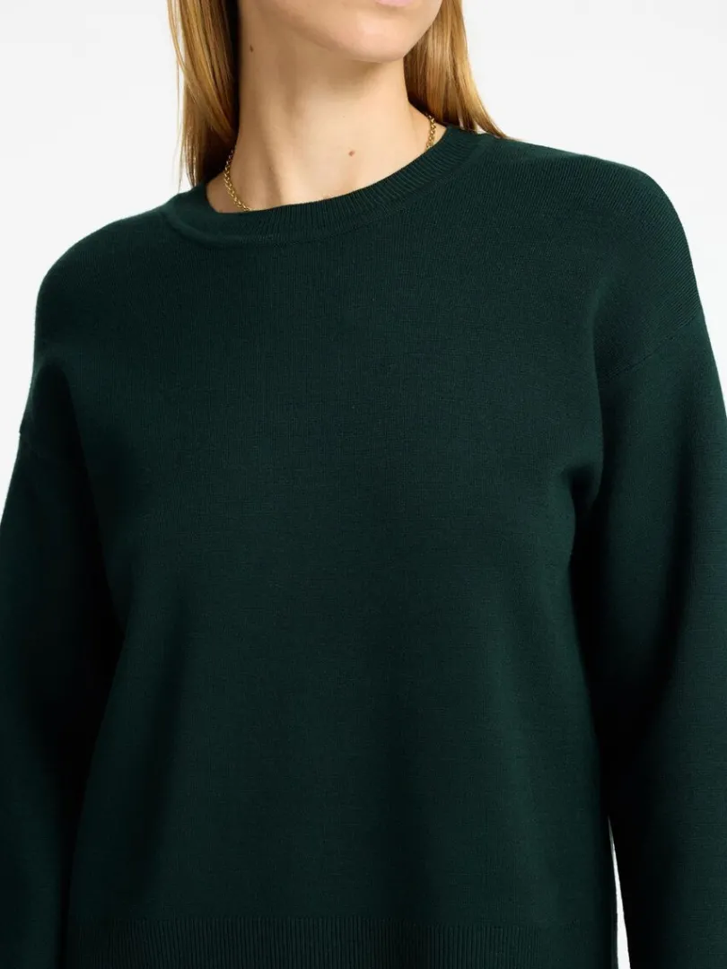 strikket_sweater_med_rund_3.webp Strik>SELECTED STRIKKET SWEATER MED RUND HALS Green