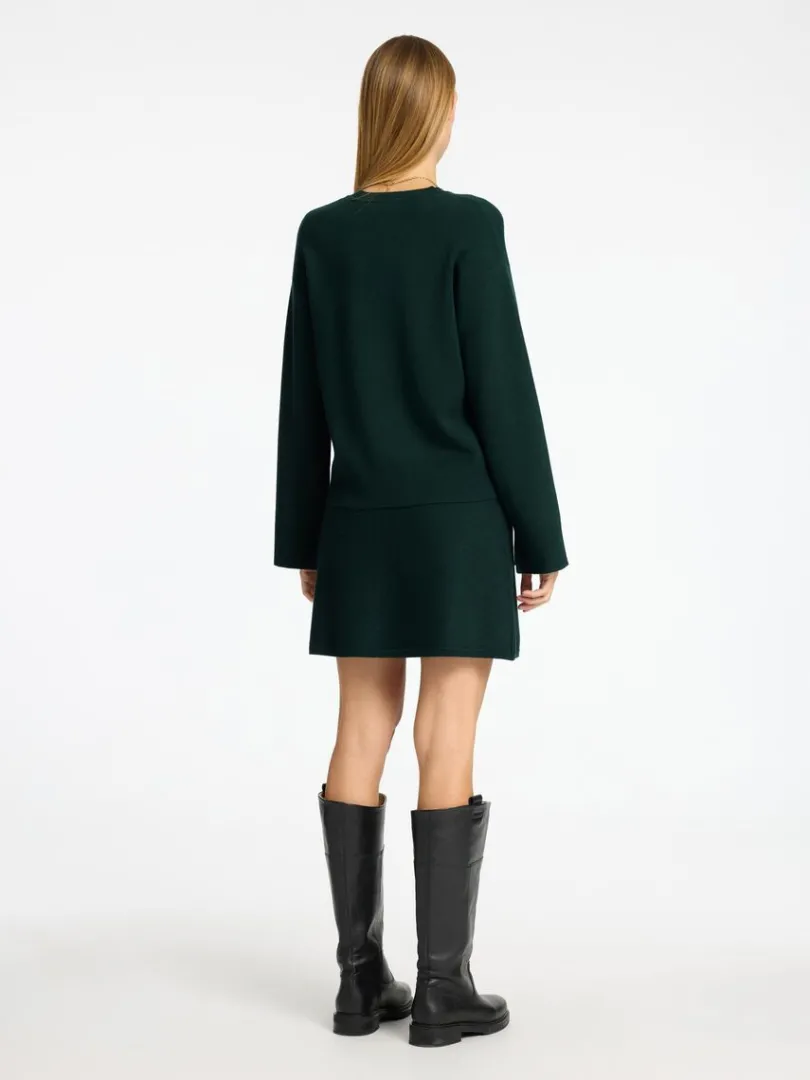 strikket_sweater_med_rund_4.webp Strik>SELECTED STRIKKET SWEATER MED RUND HALS Green