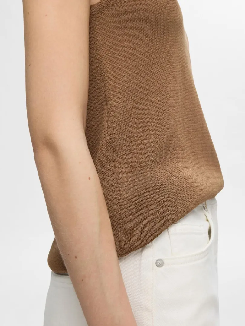 strikket_tanktop_3-5.webp Toppe Og Bluser | Strik>SELECTED STRIKKET TANKTOP Brown