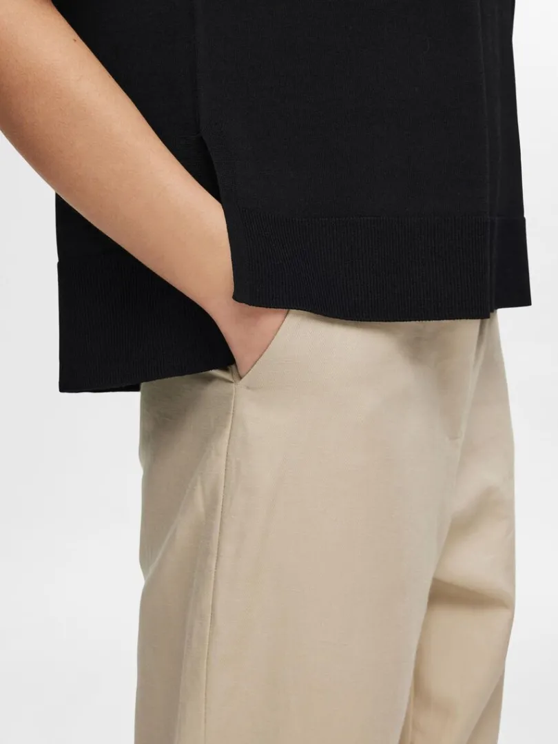 strikket_tshirt_3-1.webp Strik>SELECTED STRIKKET T-SHIRT Black