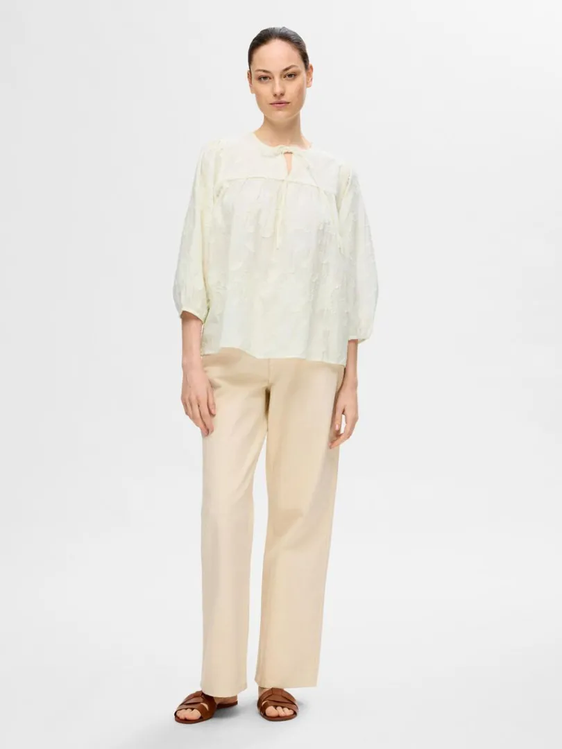 struktur_bluse_med_rmer_1.webp Toppe Og Bluser>SELECTED STRUKTUR BLUSE MED 3/4-ÆRMER White