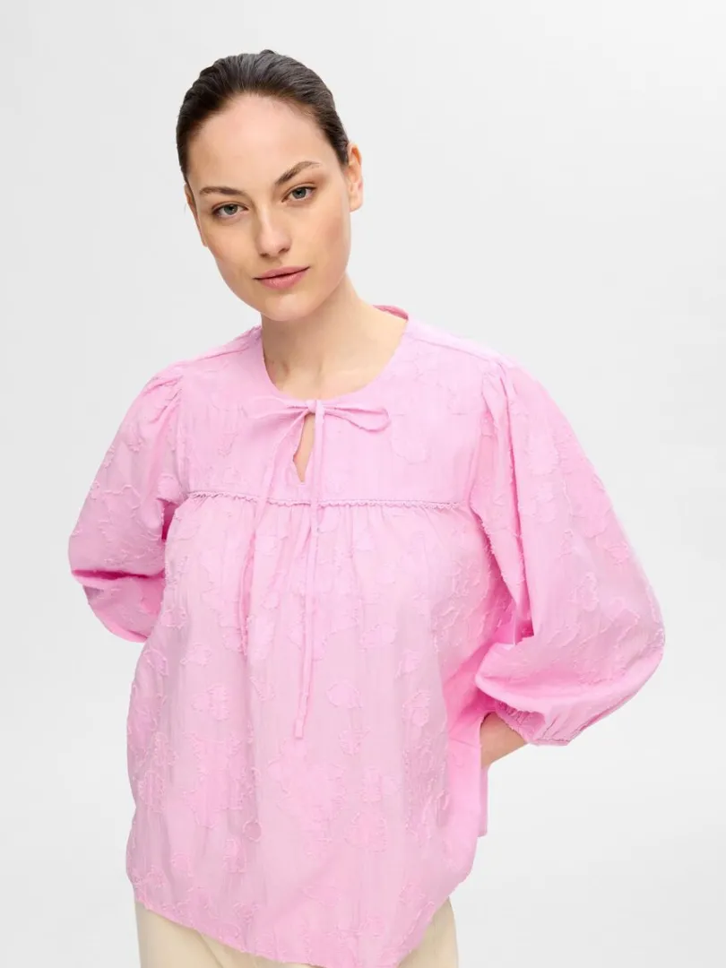 struktur_bluse_med_rmer_2-1.webp Toppe Og Bluser>SELECTED STRUKTUR BLUSE MED 3/4-ÆRMER Pink