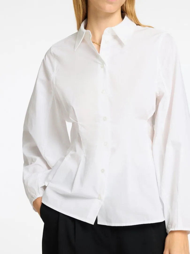 struktureret_skjorte_3.webp Skjorter>SELECTED STRUKTURERET SKJORTE White