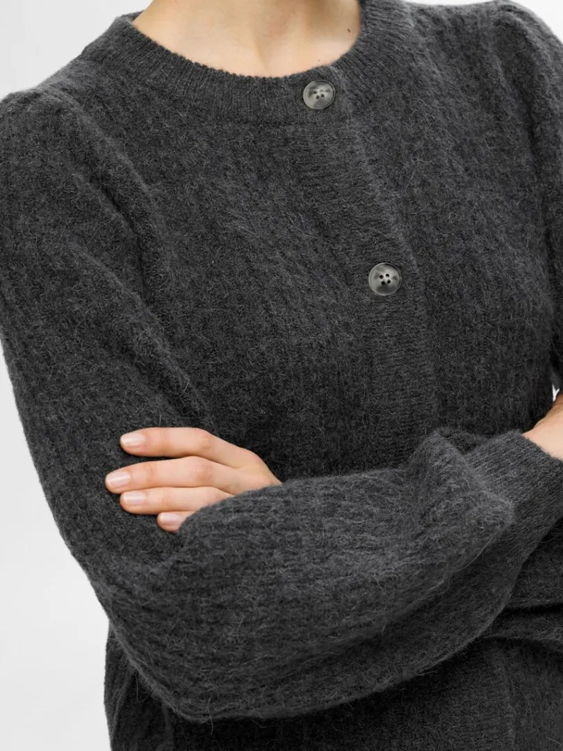 struktureret_strikket_car_3-2.webp Strik>SELECTED STRUKTURERET STRIKKET CARDIGAN Grey