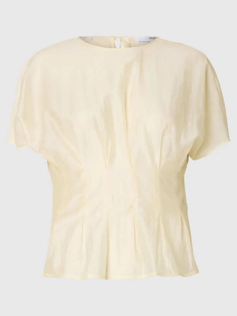 struktureret_top_med_kort_5-1.webp Toppe Og Bluser>SELECTED STRUKTURERET TOP MED KORTE ÆRMER Beige