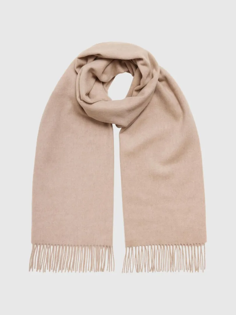 uld_halstrklde_1.webp Accessories>SELECTED ULD HALSTØRKLÆDE Beige
