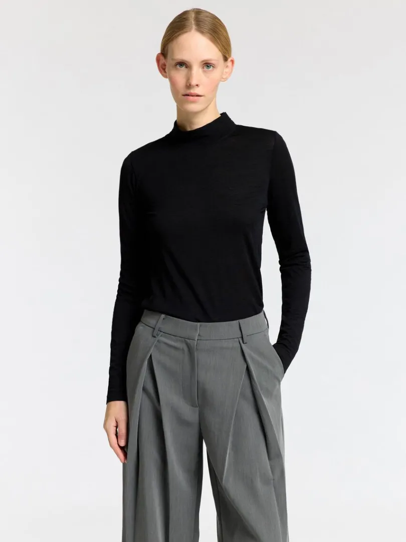 uld_rullekrave_0-1.webp Toppe Og Bluser>SELECTED 100% ULD RULLEKRAVE Black