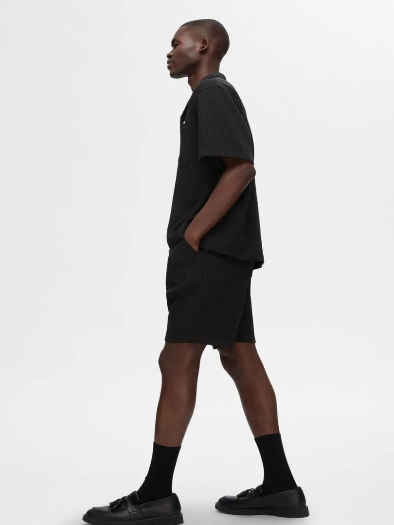 vaflet_shorts_3.webp Shorts>SELECTED VAFLET SHORTS Black