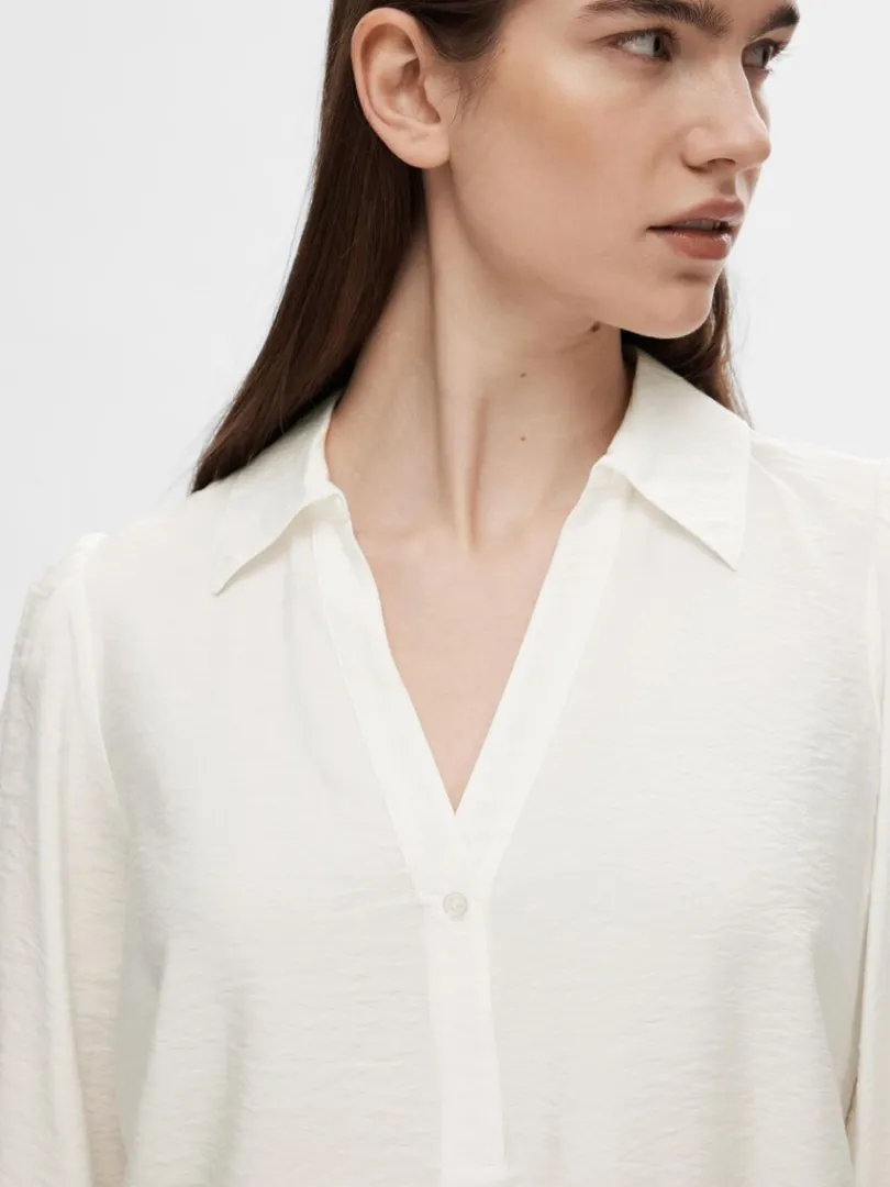 vudskring_bluse_3-2.webp Toppe Og Bluser>SELECTED V-UDSKÆRING BLUSE White