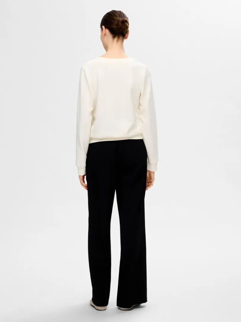 vudskring_pullover_4-1.webp Toppe Og Bluser>SELECTED V-UDSKÆRING PULLOVER White