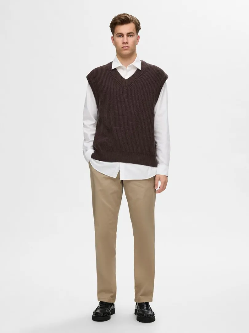 vudskring_strik_vest_2-1.webp Overtøj>SELECTED V-UDSKÆRING STRIK VEST Brown