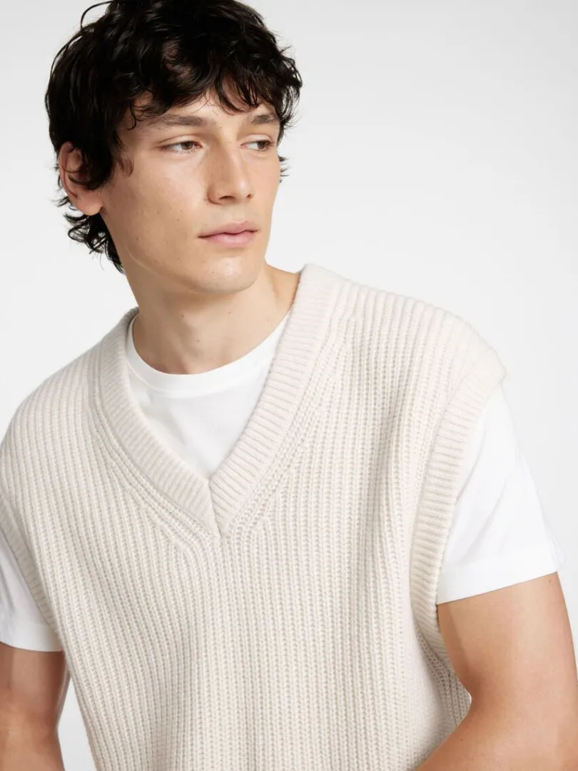 vudskring_strik_vest_3.webp Overtøj>SELECTED V-UDSKÆRING STRIK VEST Beige