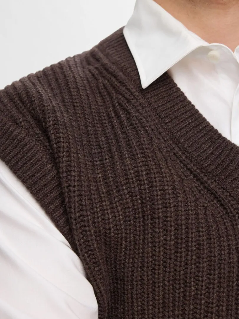vudskring_strik_vest_5-1.webp Overtøj>SELECTED V-UDSKÆRING STRIK VEST Brown