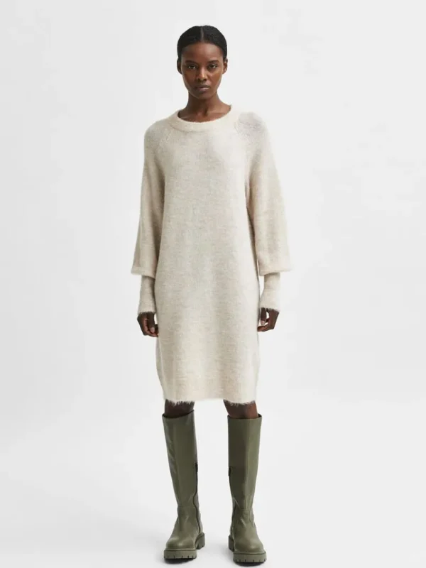 Kjoler | Strik>SELECTED LANGE ÆRMER STRIKKET KJOLE Beige